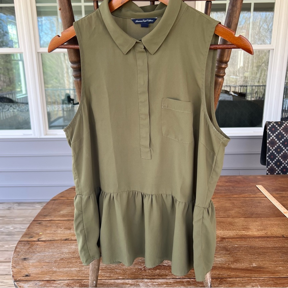 American Eagle Outfitters Olive Green Peplum Top Blouse Sleeveless Sz M